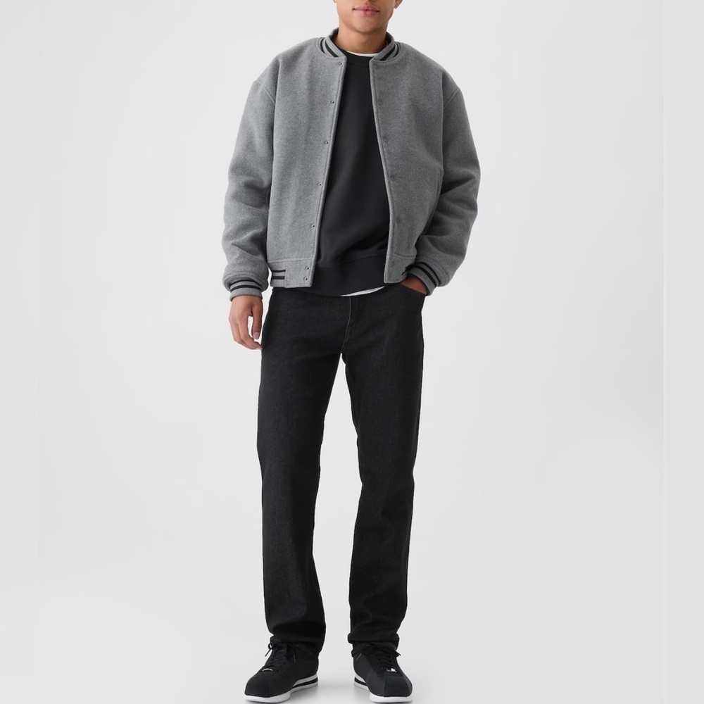 Gap tapered slim big man black denim jeans. Perfect for casual wear 42/27
C